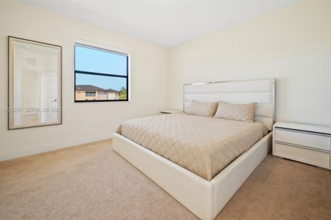 Villa ou maison à louer à Miami Lakes, Floride: 4 chambres, 264.49 m2 № 1976919 - photo 17