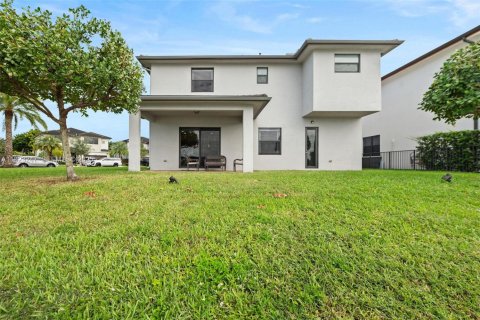 Villa ou maison à louer à Miami Lakes, Floride: 4 chambres, 264.49 m2 № 1976919 - photo 23