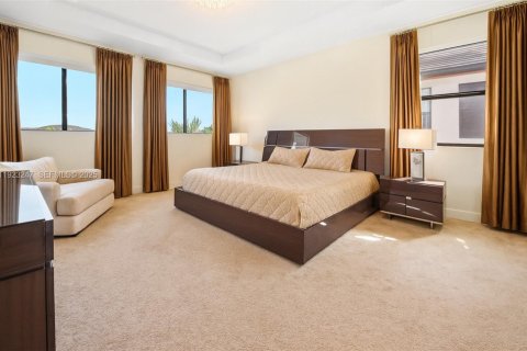 Villa ou maison à louer à Miami Lakes, Floride: 4 chambres, 264.49 m2 № 1976919 - photo 14