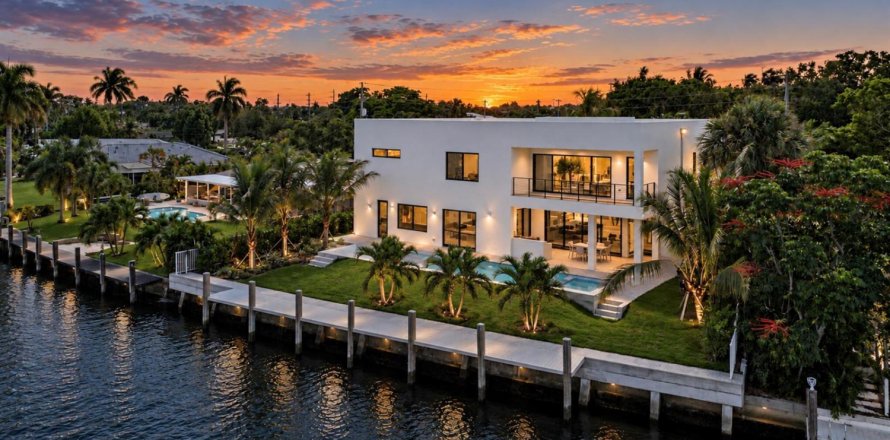 Villa ou maison à Lighthouse Point, Floride 5 chambres, 430.23 m2 № 2411991