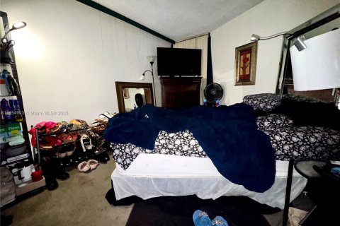 Condo in Hialeah, Florida, 2 bedrooms № 1874160 - photo 10