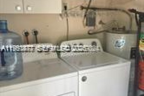 Villa ou maison à vendre à Plantation, Floride: 3 chambres, 115.76 m2 № 2054602 - photo 11