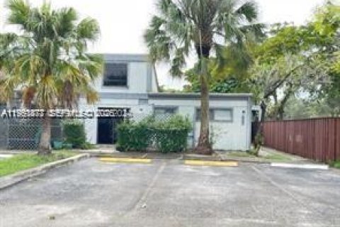 Villa ou maison à Plantation, Floride 3 chambres, 115.76 m2 № 2054602