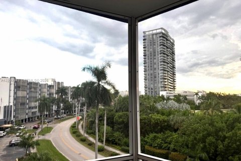 Condo in Hallandale Beach, Florida, 1 bedroom  № 2064151 - photo 21