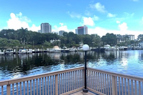 Condo in Hallandale Beach, Florida, 1 bedroom  № 2064151 - photo 4