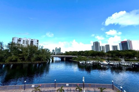 Condo in Hallandale Beach, Florida, 1 bedroom  № 2064151 - photo 5