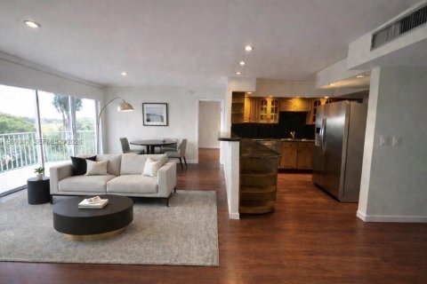 Condo in Hallandale Beach, Florida, 1 bedroom  № 2064151