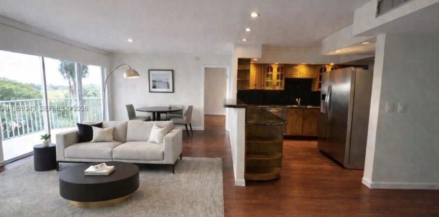 Condo in Hallandale Beach, Florida, 1 bedroom  № 2064151