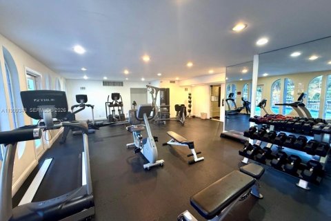 Condo in Hallandale Beach, Florida, 1 bedroom  № 2064151 - photo 9