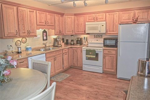 Townhouse in Palm Harbor, Florida 2 bedrooms, 124.86 sq.m. № 1613894 - photo 9