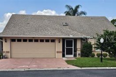 House in Haines City, Florida 2 bedrooms, 154.4 sq.m. № 1690095 - photo 1