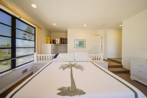 Condo in Redington Shores, Florida, 3 bedrooms  № 2206373 - photo 27