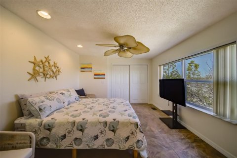 Condo in Redington Shores, Florida, 3 bedrooms  № 2206373 - photo 20