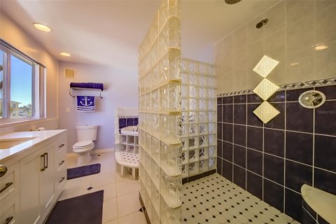 Condo in Redington Shores, Florida, 3 bedrooms  № 2206373 - photo 23