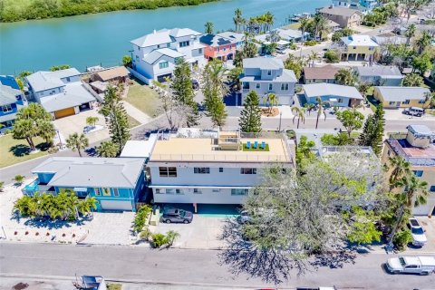 Condo in Redington Shores, Florida, 3 bedrooms  № 2206373