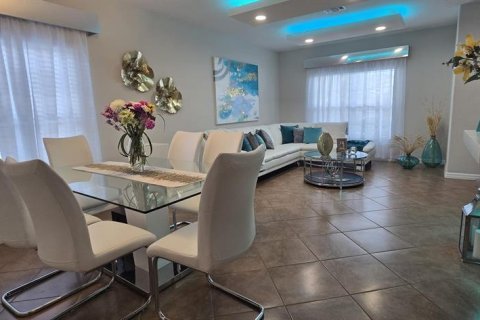 Casa en alquiler en Minneola, Florida, 4 dormitorios, 230.68 m2 № 1784330 - foto 2