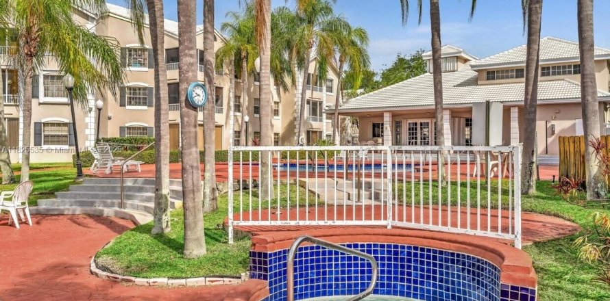 Condo in Oakland Park, Florida, 1 bedroom № 1799253