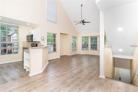 Condo in Orlando, Florida, 1 bedroom  № 2215302 - photo 3