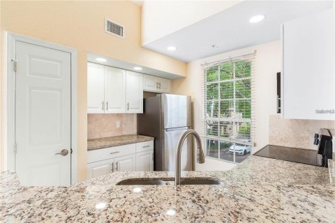 Condo in Orlando, Florida, 1 bedroom  № 2215302 - photo 4