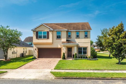 House in Winter Garden, Florida 4 bedrooms, 243.96 sq.m. № 1750740 - photo 1