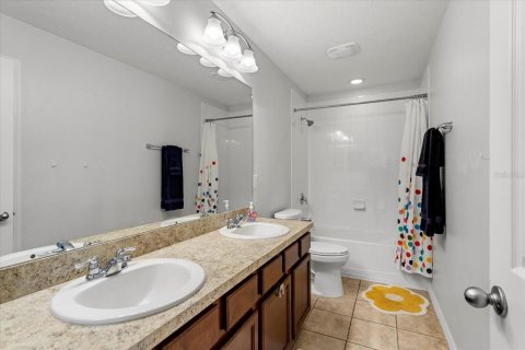 House in Winter Garden, Florida 4 bedrooms, 243.96 sq.m. № 1750740 - photo 18