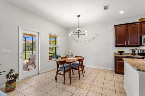House in Winter Garden, Florida 4 bedrooms, 243.96 sq.m. № 1750740 - photo 4