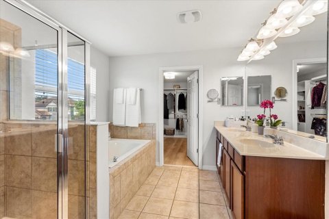 House in Winter Garden, Florida 4 bedrooms, 243.96 sq.m. № 1750740 - photo 12