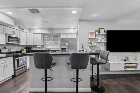 Купить виллу или дом в Холливуд, Флорида 3 спальни, 106.28м2, № 1988675 - фото 7