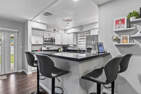 Купить виллу или дом в Холливуд, Флорида 3 спальни, 106.28м2, № 1988675 - фото 6