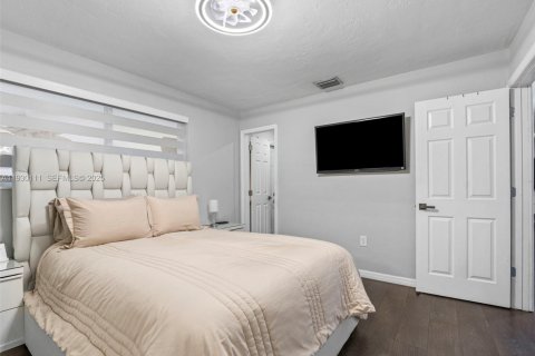 Villa ou maison à vendre à Hollywood, Floride: 3 chambres, 106.28 m2 № 1988675 - photo 20