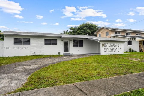 Купить виллу или дом в Холливуд, Флорида 3 спальни, 106.28м2, № 1988675 - фото 2