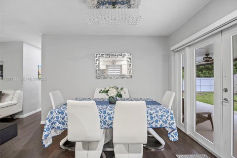 Villa ou maison à vendre à Hollywood, Floride: 3 chambres, 106.28 m2 № 1988675 - photo 12