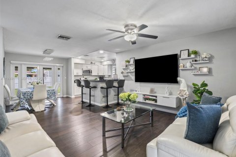 Купить виллу или дом в Холливуд, Флорида 3 спальни, 106.28м2, № 1988675 - фото 4