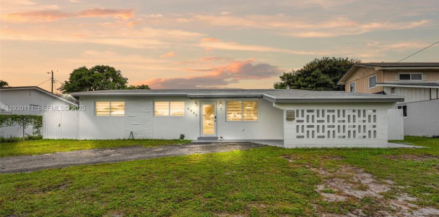 Дом в Холливуд, Флорида 3 спальни, 106.28м2 № 1988675