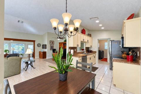 Villa ou maison à vendre à Bradenton, Floride: 2 chambres, 145.76 m2 № 2431621 - photo 6