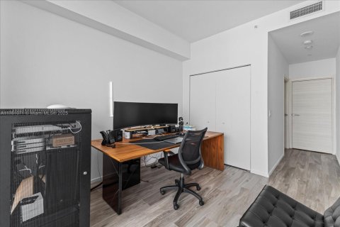 Condominio en venta en Miami, Florida, 3 dormitorios, 133.97 m2 № 1726022 - foto 9