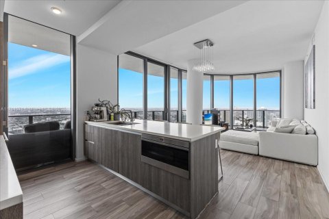 Condominio en venta en Miami, Florida, 3 dormitorios, 133.97 m2 № 1726022 - foto 18
