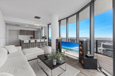 Condominio en venta en Miami, Florida, 3 dormitorios, 133.97 m2 № 1726022 - foto 1