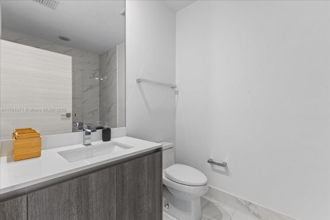 Condominio en venta en Miami, Florida, 3 dormitorios, 133.97 m2 № 1726022 - foto 12
