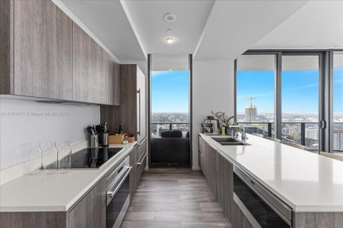 Condominio en venta en Miami, Florida, 3 dormitorios, 133.97 m2 № 1726022 - foto 19