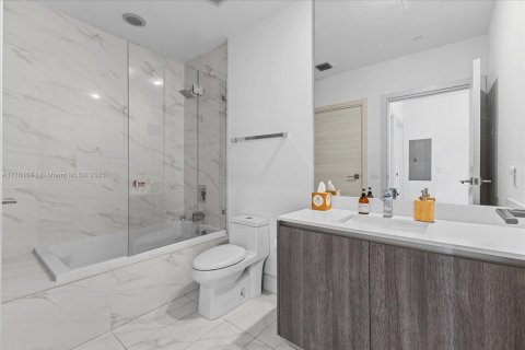 Condominio en venta en Miami, Florida, 3 dormitorios, 133.97 m2 № 1726022 - foto 7