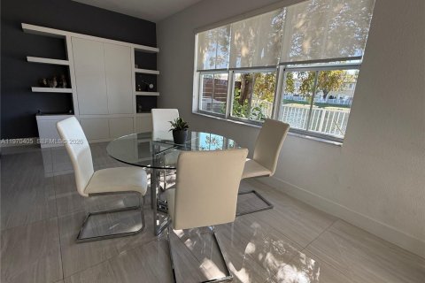 Купить таунхаус в Дорал, Флорида 4 спальни, 208.94м2, № 2038365 - фото 5