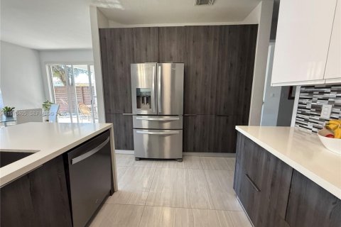 Купить таунхаус в Дорал, Флорида 4 спальни, 208.94м2, № 2038365 - фото 10