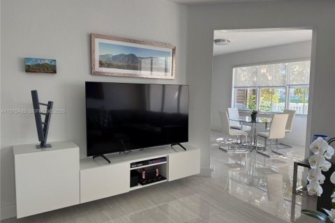 Купить таунхаус в Дорал, Флорида 4 спальни, 208.94м2, № 2038365 - фото 2