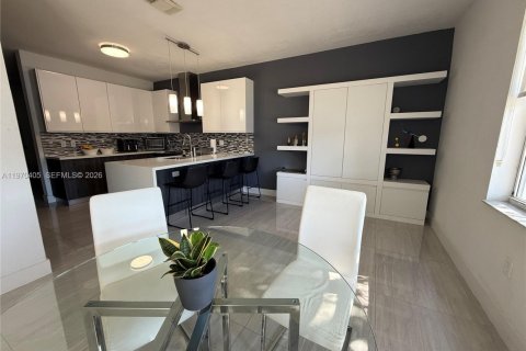 Купить таунхаус в Дорал, Флорида 4 спальни, 208.94м2, № 2038365 - фото 6