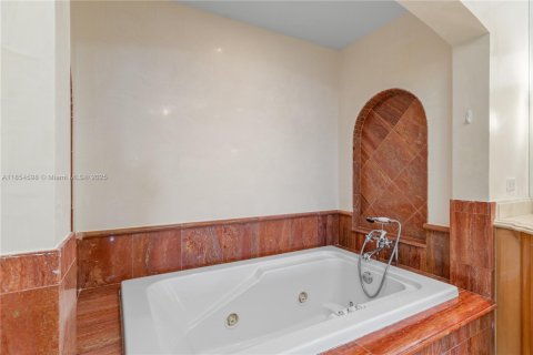 Condominio en venta en Sunny Isles Beach, Florida, 3 dormitorios, 205.69 m2 № 1872522 - foto 25