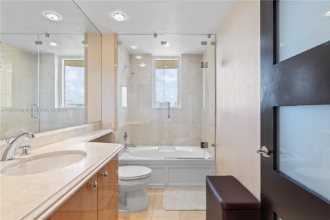 Condominio en venta en Sunny Isles Beach, Florida, 3 dormitorios, 205.69 m2 № 1872522 - foto 27