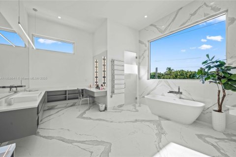 Casa en venta en Jupiter, Florida, 5 dormitorios, 466.74 m2 № 1887172 - foto 19