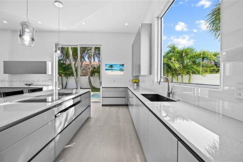 Casa en venta en Jupiter, Florida, 5 dormitorios, 466.74 m2 № 1887172 - foto 10
