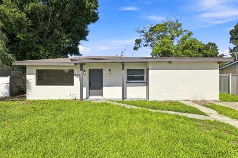 Villa ou maison à Tampa, Floride 4 chambres, 101.36 m2 № 2312729